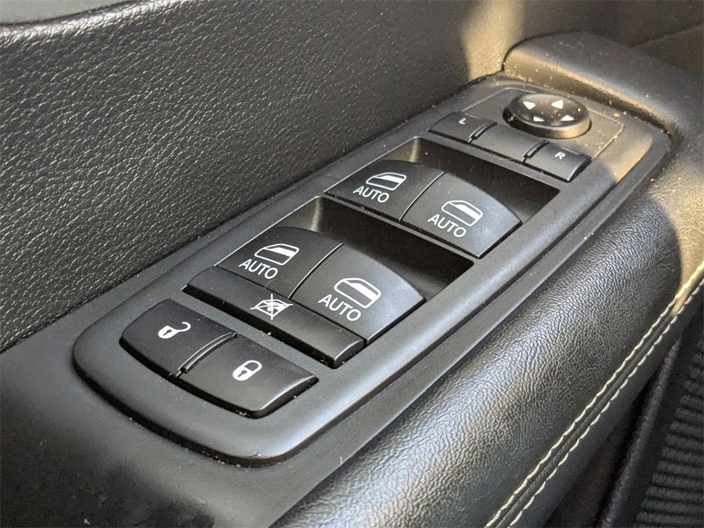 Used 2020 Chrysler Pacifica Touring-L Plus image 20