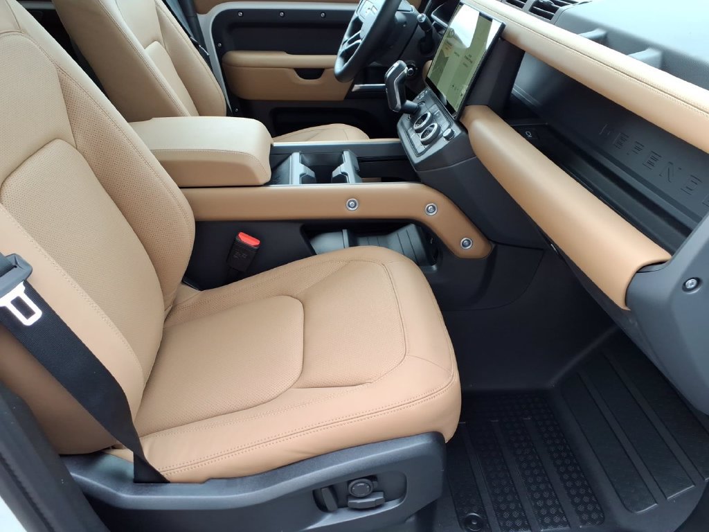 New 2026 Land Rover Defender 110 X-Dynamic SE AWD/4WD image 7