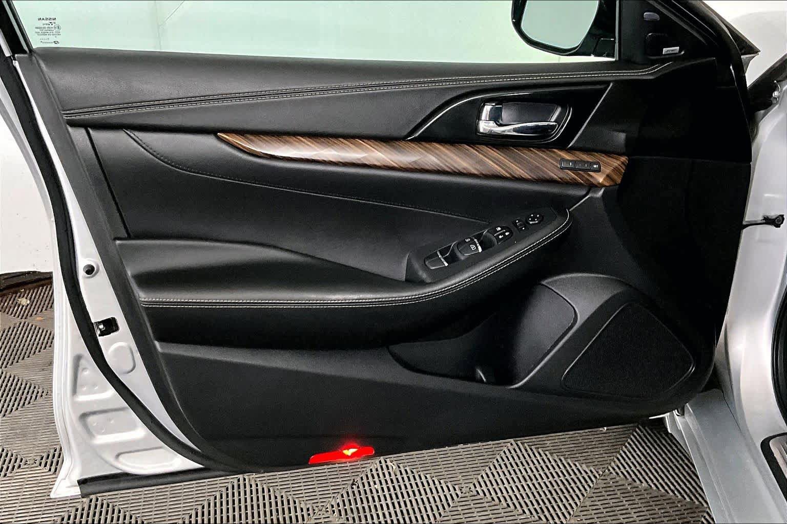 Used 2018 Nissan Maxima FWD image 22