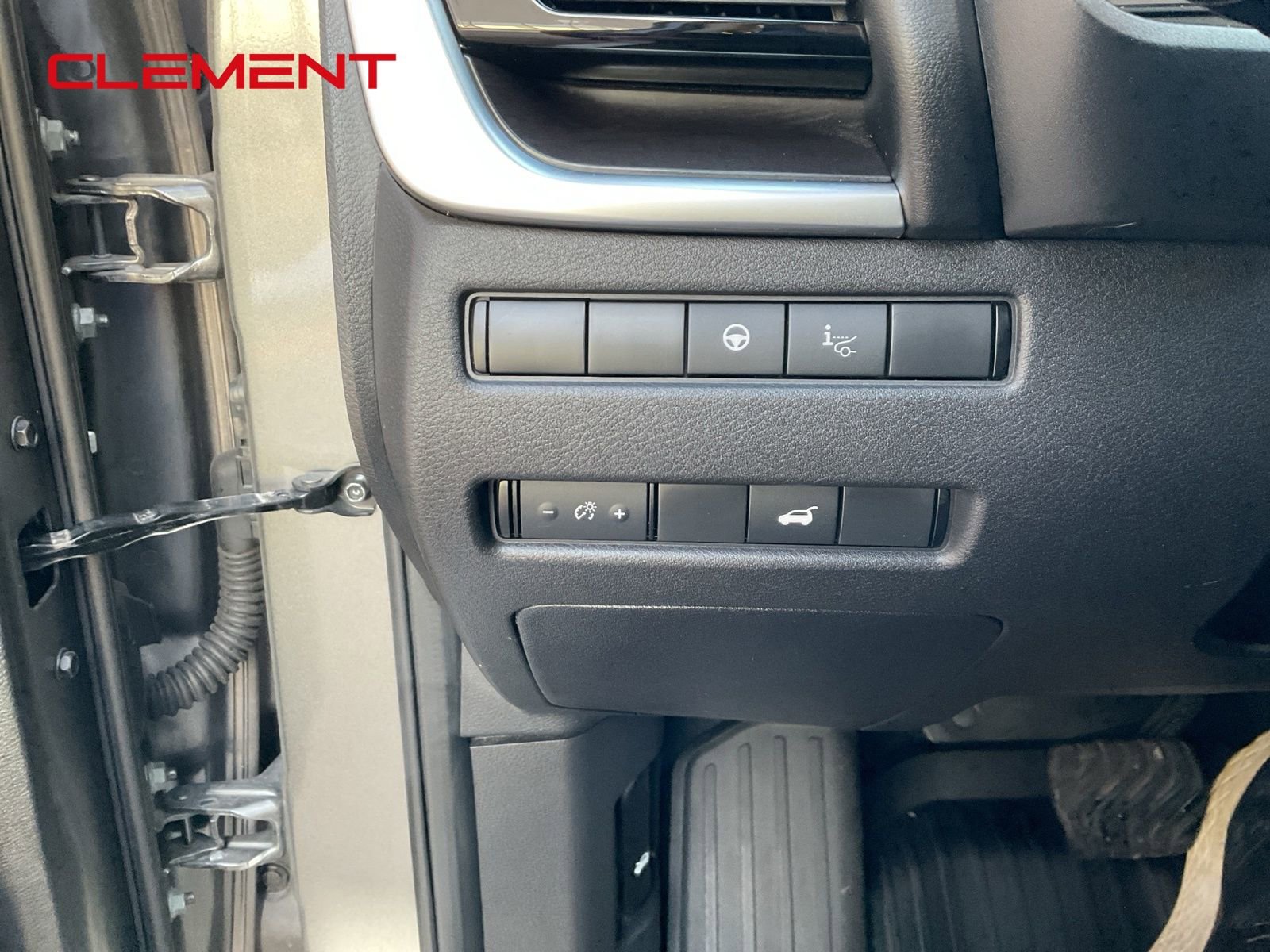 Used 2021 Nissan Rogue Platinum image 13