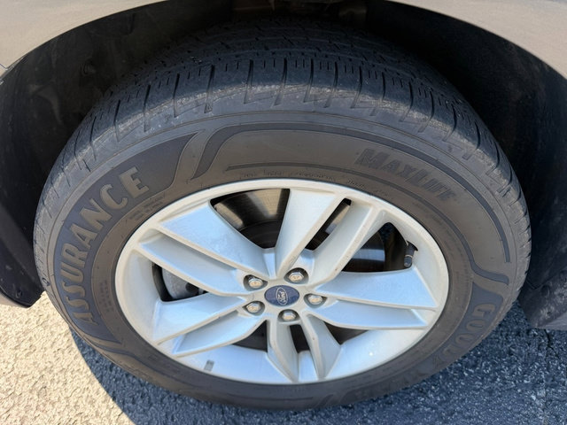 Used 2015 Ford Edge SEL AWD/4WD image 10