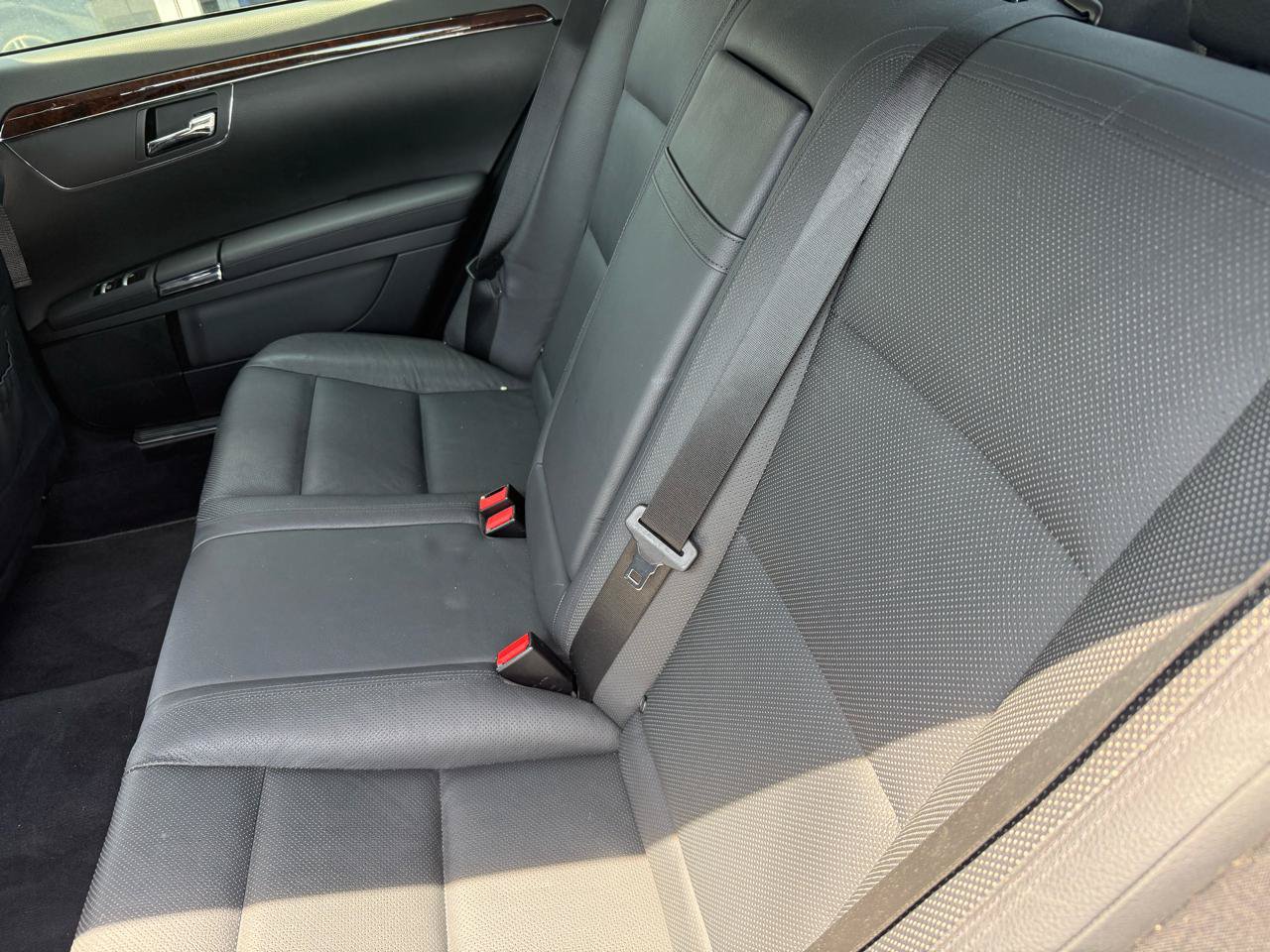 Used 2011 Mercedes-Benz S 550 4MATIC image 9