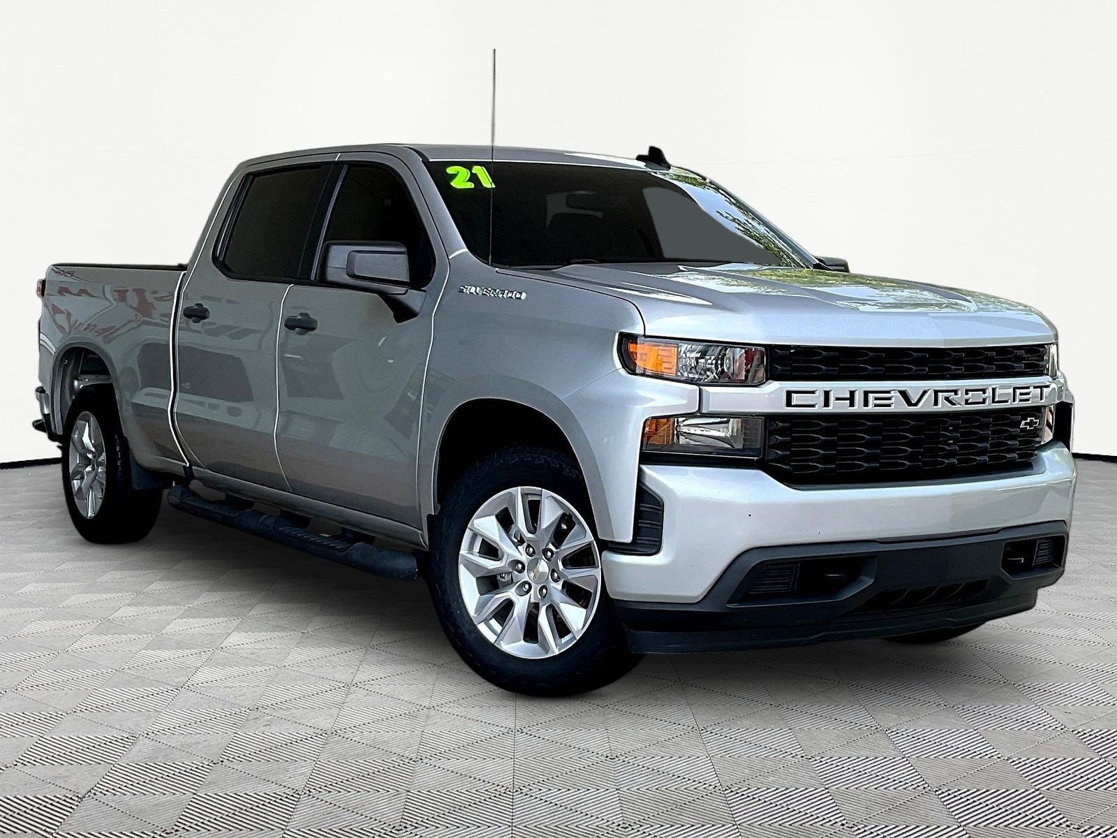 Used 2021 Chevrolet Silverado 1500 Custom AWD/4WD image 3