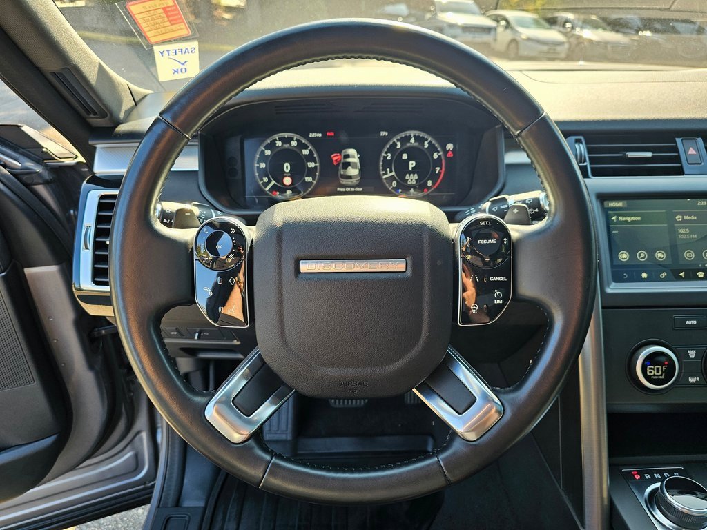 Used 2020 Land Rover Discovery Landmark image 11