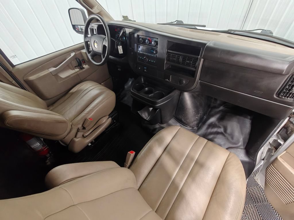 Used 2017 Chevrolet Express 2500 RWD image 22
