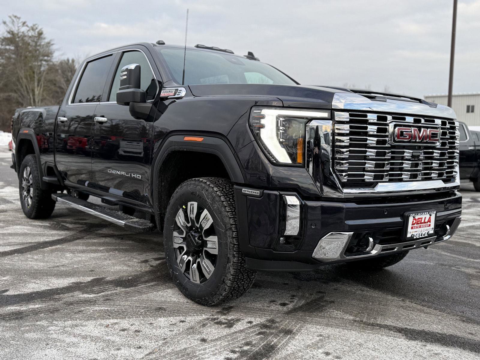 New 2026 GMC Sierra 2500 Denali w/ Denali Reserve Package image 3