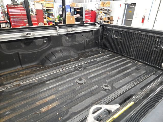 Used 2018 Nissan Titan PRO-4X w/ Pro-4x Convenience Package AWD/4WD image 12