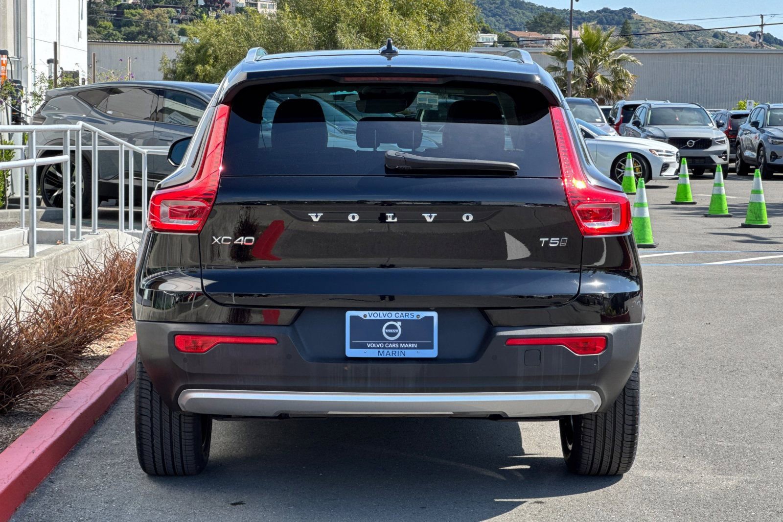Used 2021 Volvo XC40 T5 Momentum w/ Premium Package AWD/4WD image 7