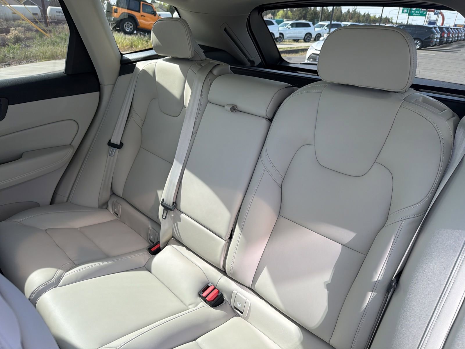 New 2026 Volvo XC60 B5 Ultra w/ Climate Package AWD/4WD image 22