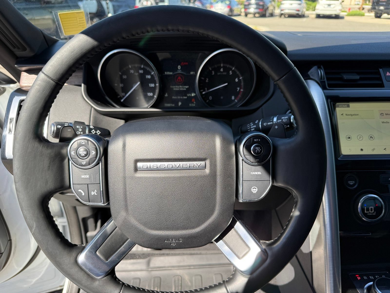 Used 2017 Land Rover Discovery HSE AWD/4WD image 10