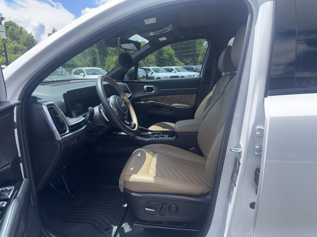 Used 2024 Kia Sorento SX Prestige w/ Olive Brown Leather Package AWD/4WD image 8
