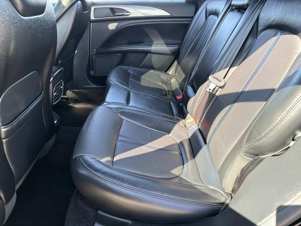Used 2017 Lincoln MKZ Reserve image 22