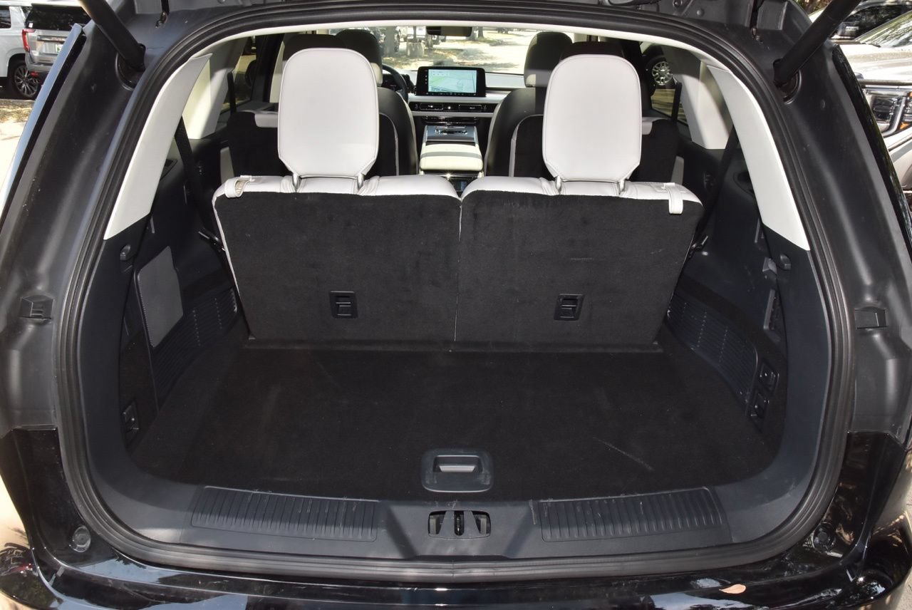 Certified 2026 Lincoln Aviator AWD image 37