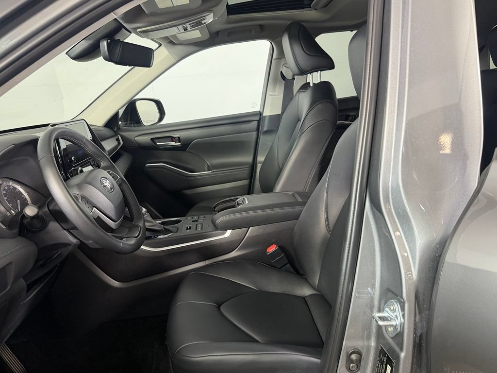 Used 2026 Toyota Highlander XLE AWD/4WD image 19