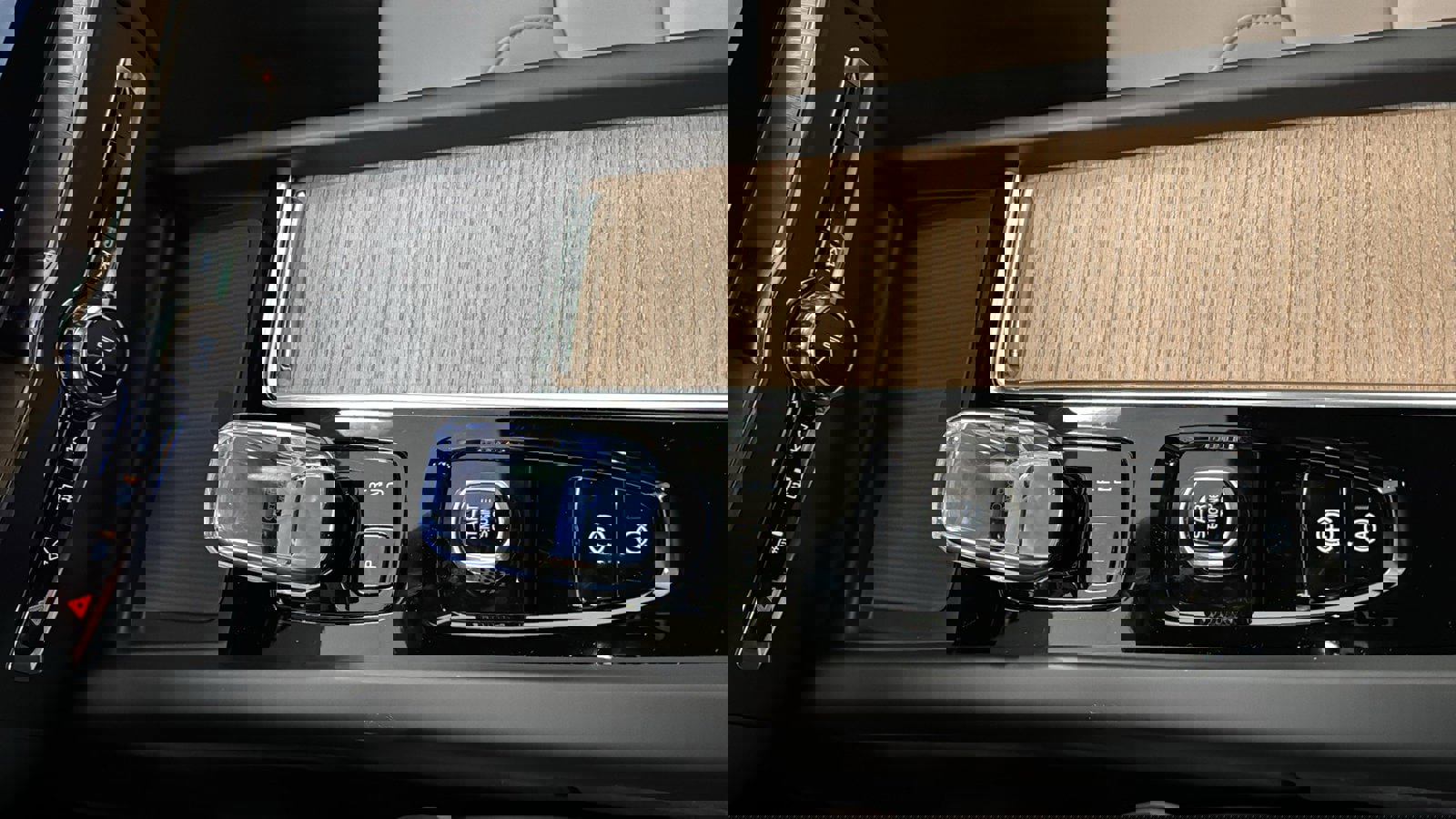 New 2026 Volvo XC60 T8 Plus w/ Protection Package Premier image 19