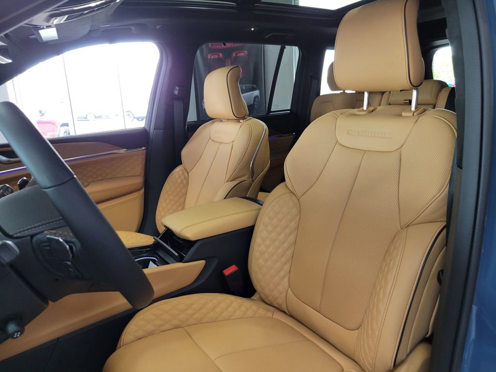 New 2026 Jeep Grand Cherokee Summit AWD/4WD image 11