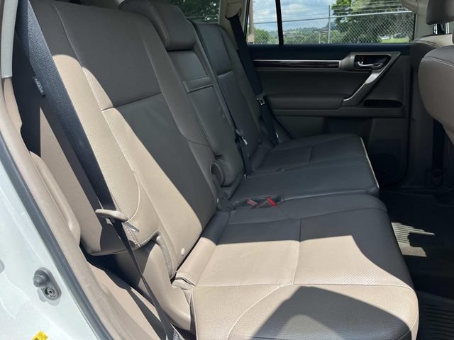 Used 2017 Lexus GX 460 AWD/4WD image 25