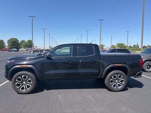 Used 2024 GMC Canyon AT4 w/ AT4 Premium Package AWD/4WD image 3