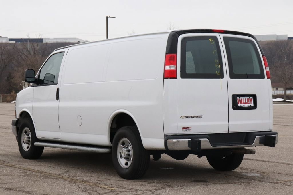 Used 2024 Chevrolet Express 2500 w/ Driver Convenience Package image 5