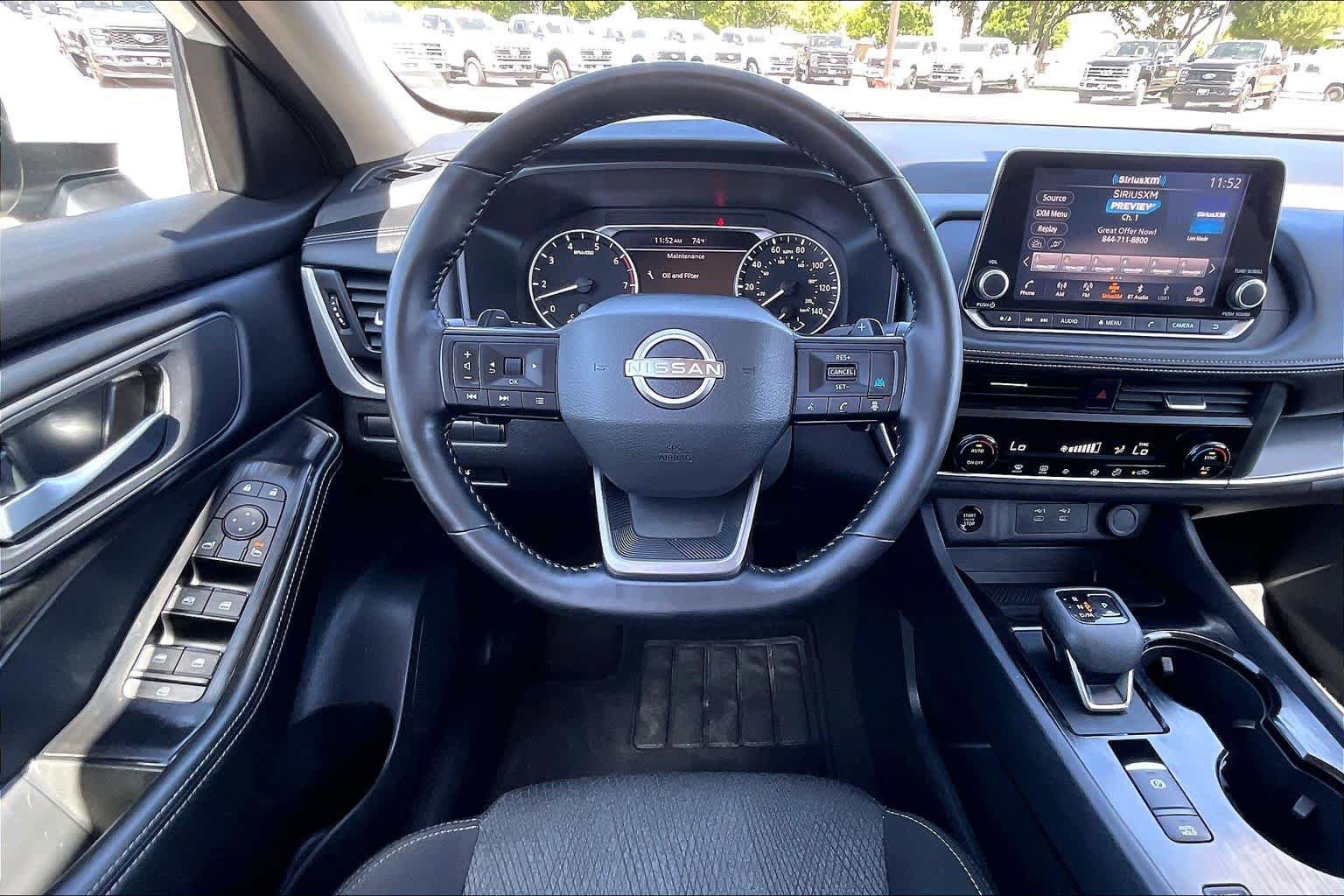 Used 2025 Nissan Rogue SV FWD image 6