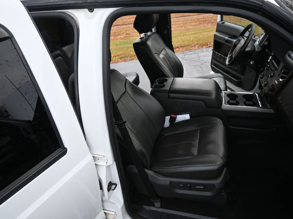 Used 2015 Ford F350 Lariat w/ Lariat Interior Package image 21