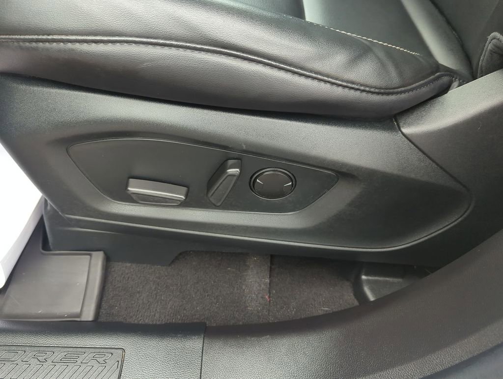 Used 2023 Ford Explorer XLT w/ Equipment Group 202A image 18