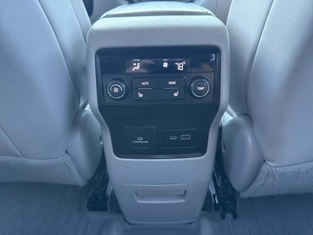 Used 2021 GMC Acadia SLT w/ Premium Package image 13