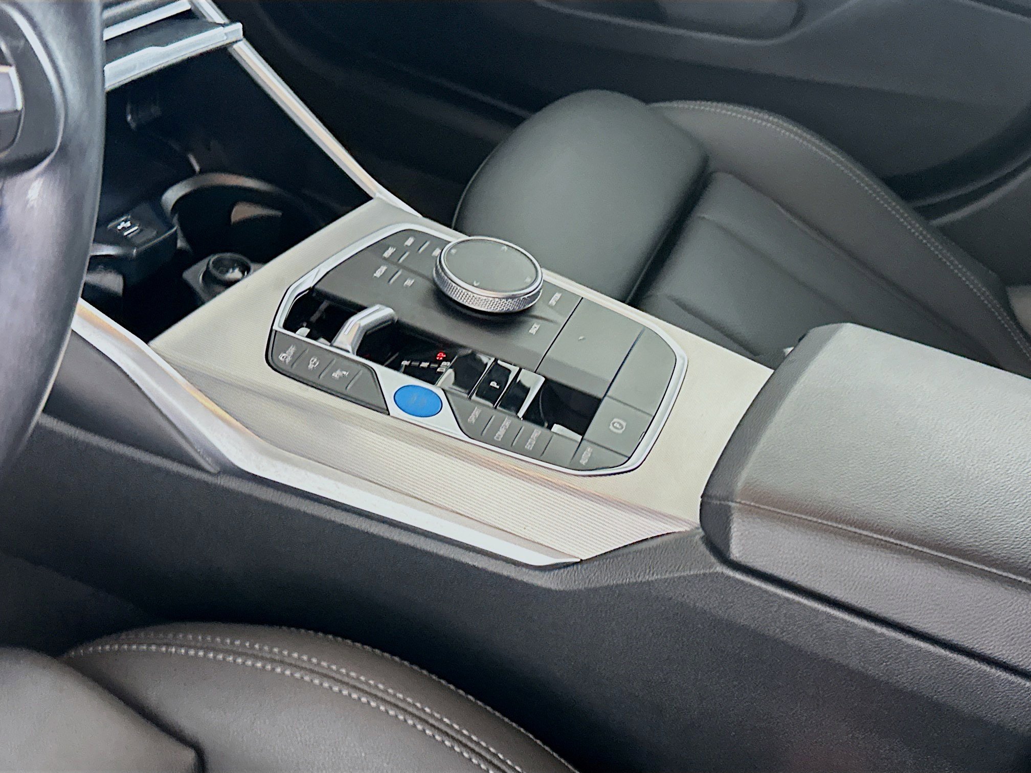 Used 2024 BMW i4 eDrive35 w/ Convenience Package image 25