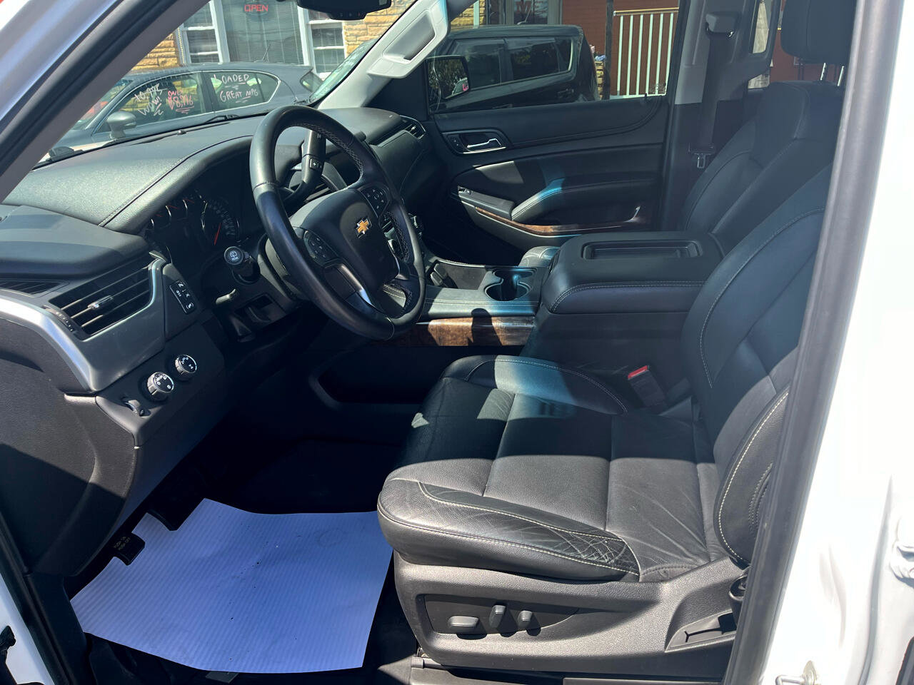 Used 2018 Chevrolet Suburban LT image 10