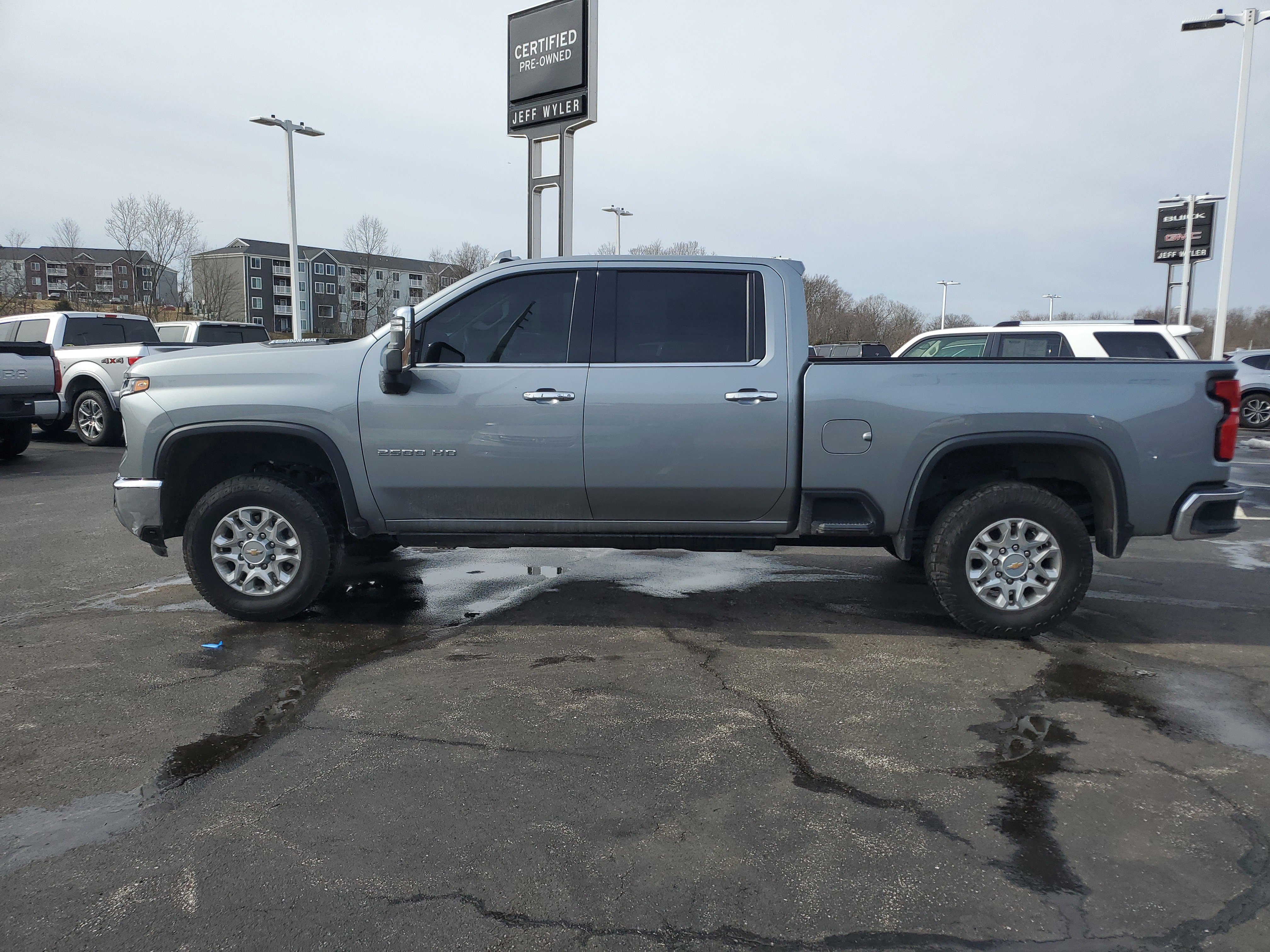 Used 2025 Chevrolet Silverado 2500 LTZ w/ LTZ Plus Package image 8