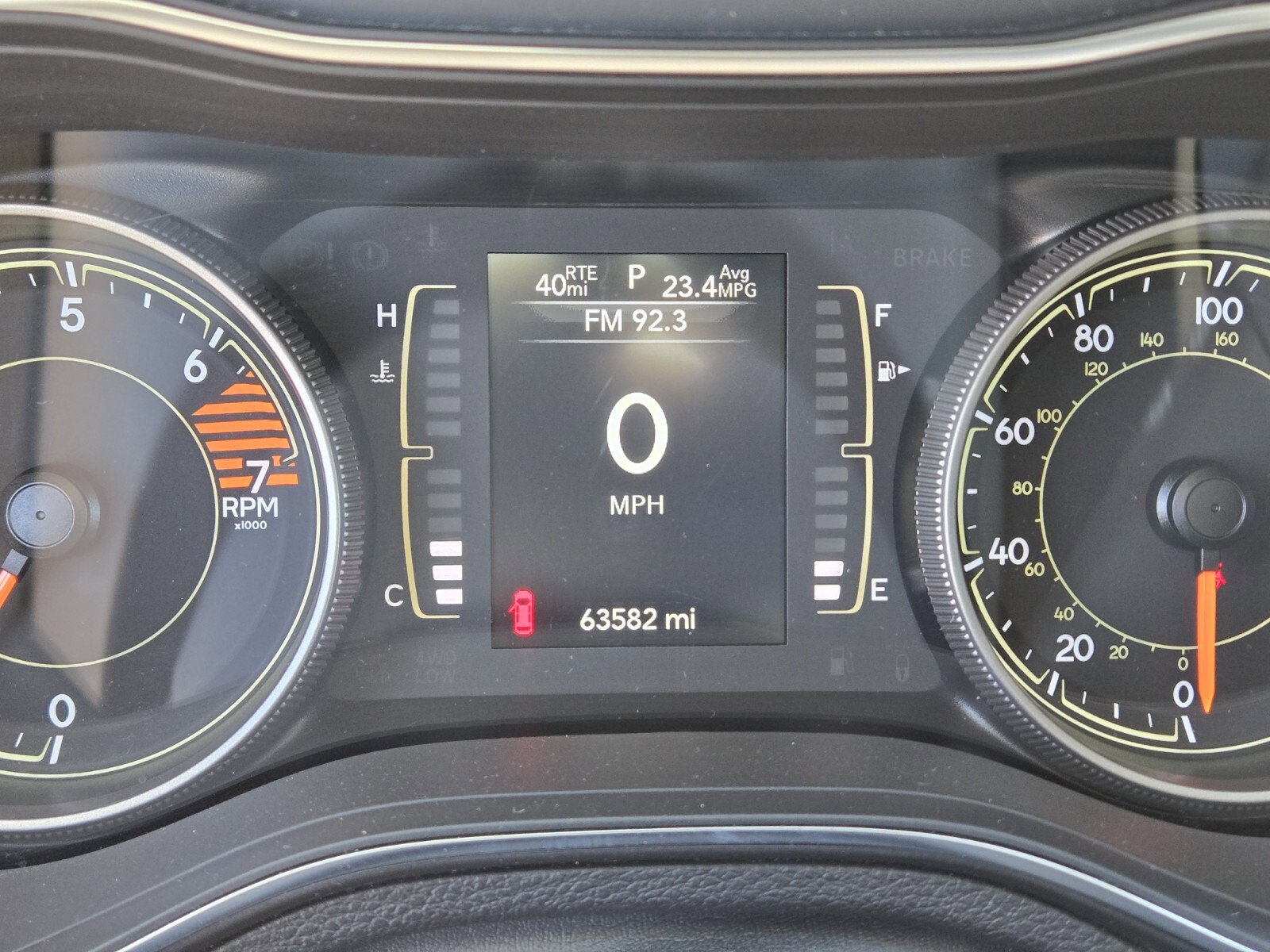 Used 2019 Jeep Cherokee Latitude w/ Popular Appearance Group FWD image 23