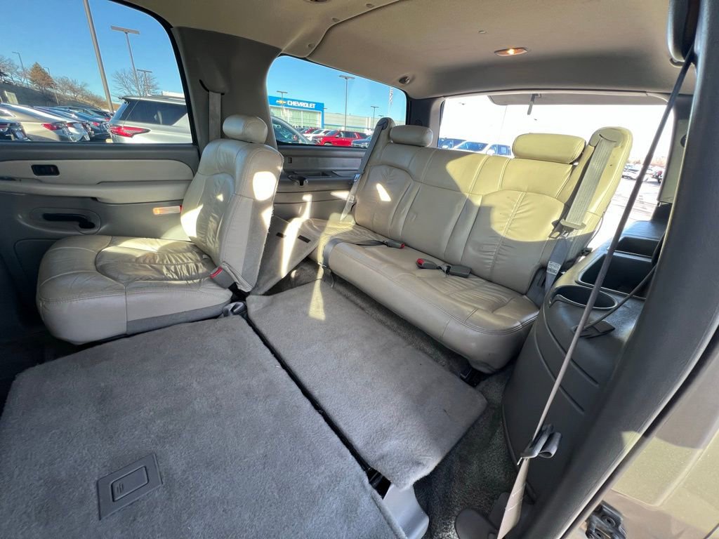 Used 2002 Chevrolet Suburban LT image 20