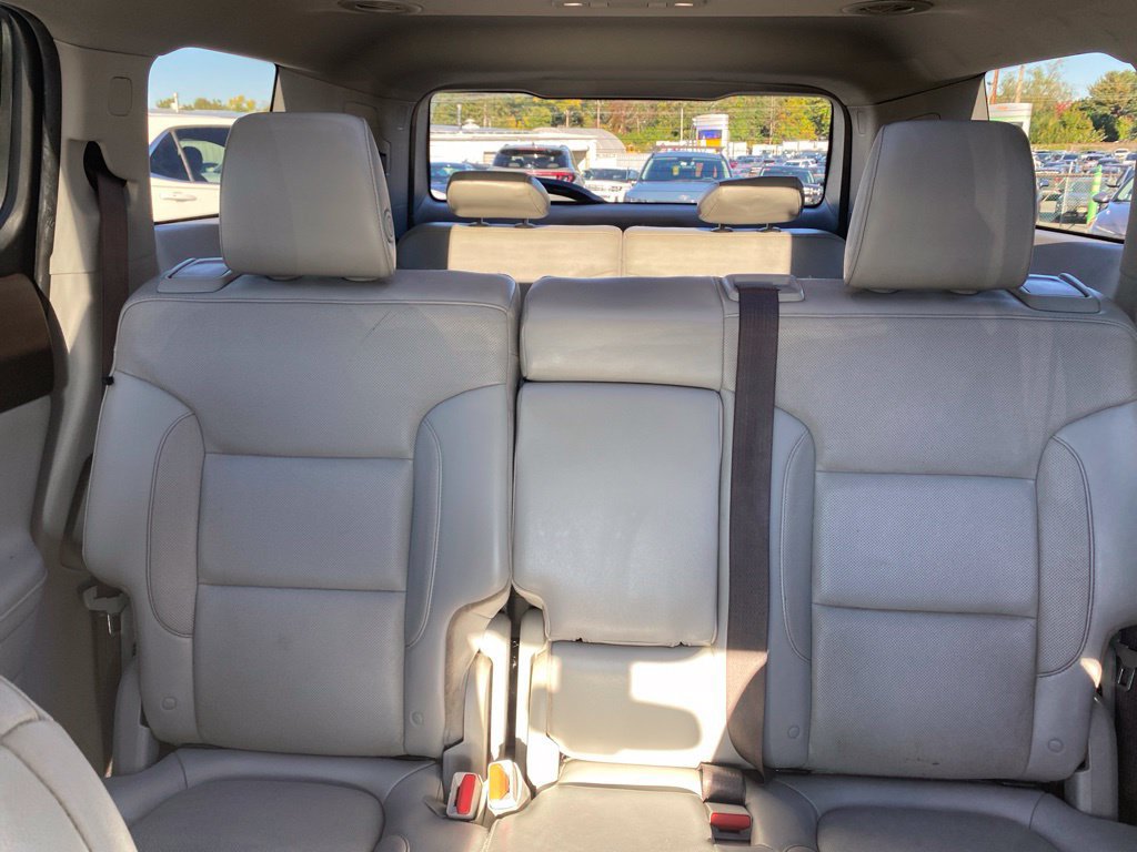 Used 2018 GMC Acadia SLT w/ LPO, Black Accent Package AWD/4WD image 15