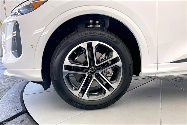 New 2025 Audi Q5 Premium image 12
