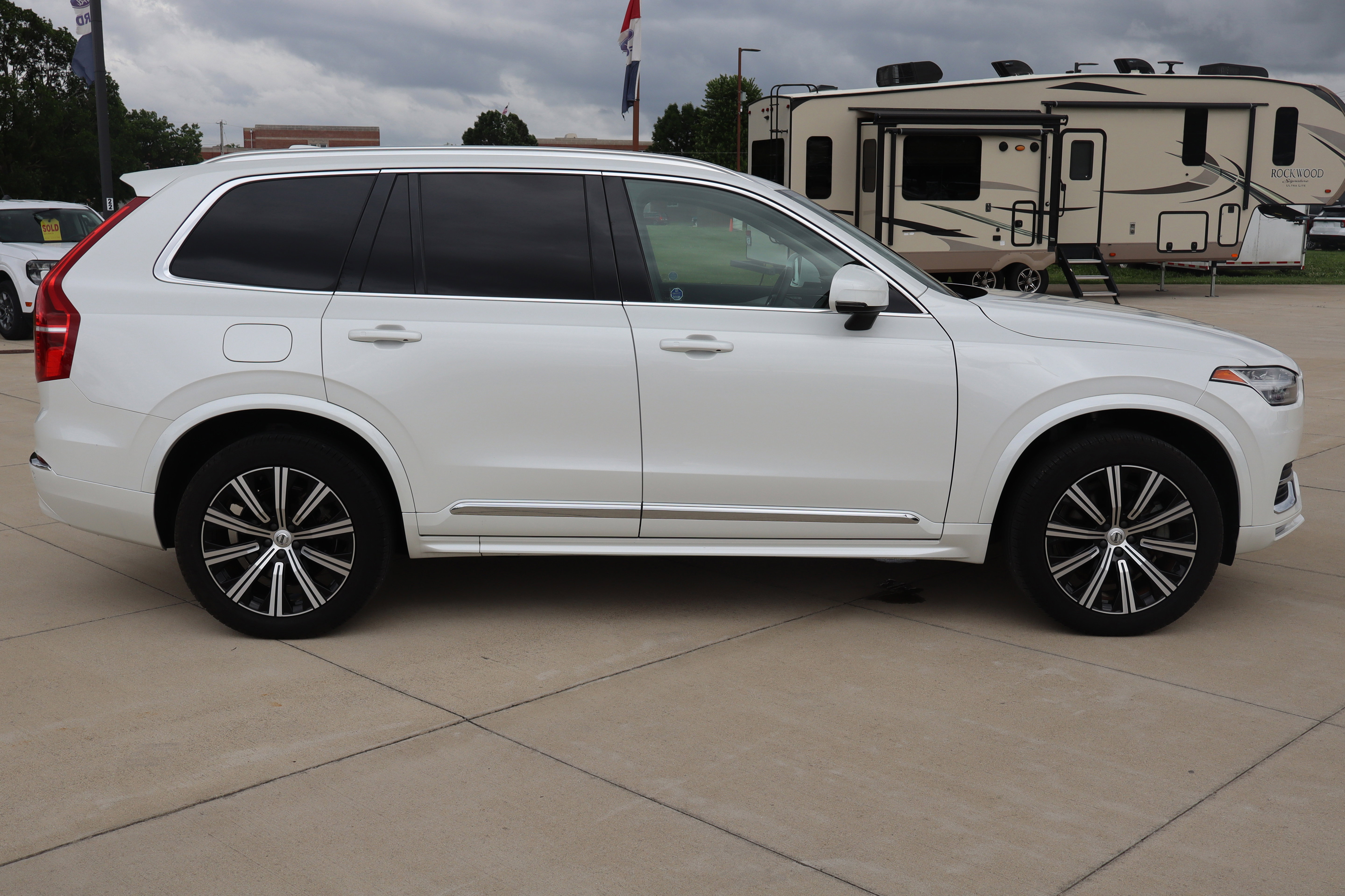 Used 2024 Volvo XC90 B5 Core w/ Protection Package Premier AWD/4WD image 5