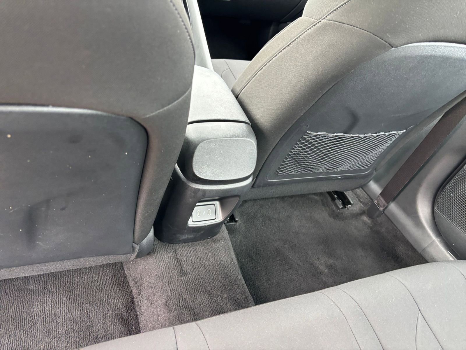 Used 2025 Hyundai Elantra SEL image 24