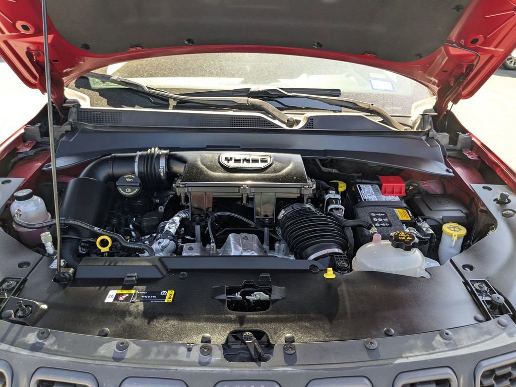 Used 2025 Jeep Compass Trailhawk image 27