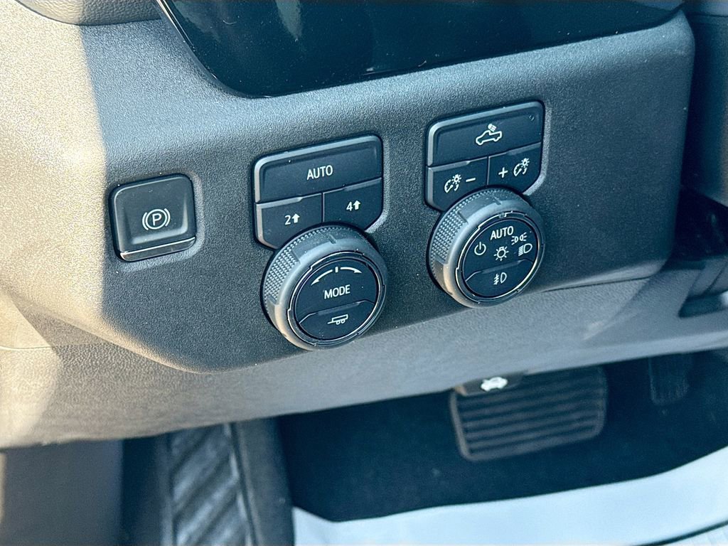 Used 2024 Chevrolet Silverado 1500 RST AWD/4WD image 11