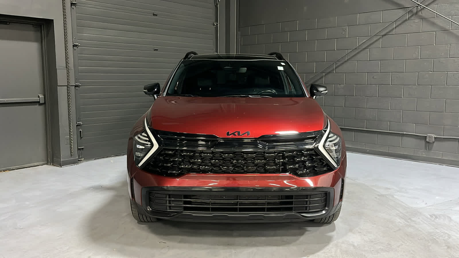 Used 2025 Kia Sportage X-Line w/ Premium Package AWD/4WD image 2