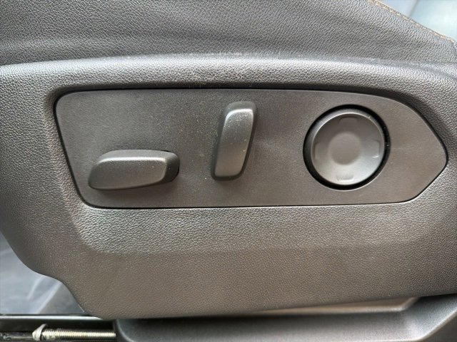 Used 2023 GMC Yukon AT4 w/ AT4 Premium Plus Package image 11