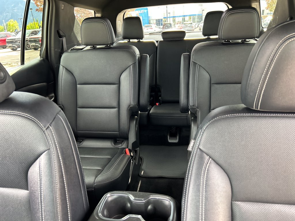 Used 2025 Chevrolet Traverse LT AWD/4WD image 6