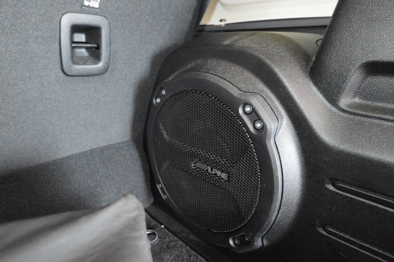 Used 2023 Jeep Wrangler Unlimited w/ Cold Weather Group image 27