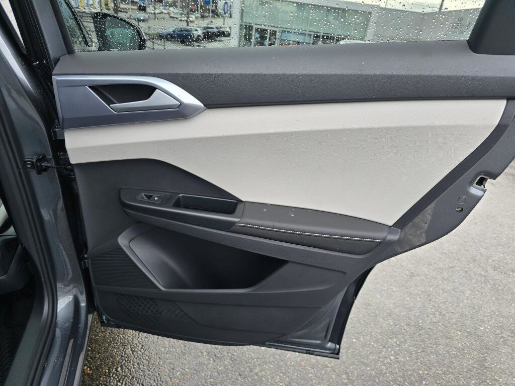 New 2026 Volkswagen Taos SE image 41