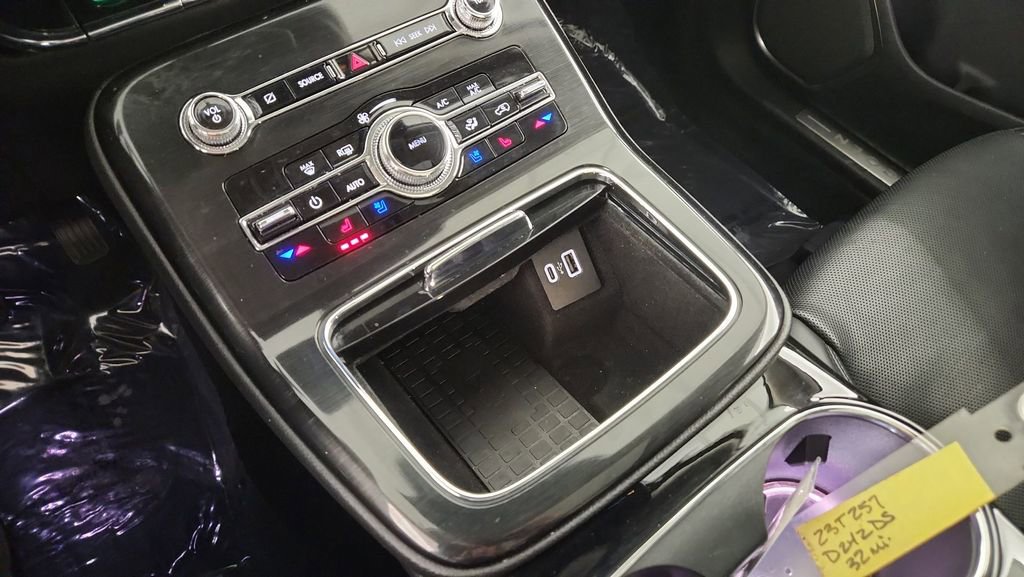 Used 2023 Lincoln Nautilus Reserve w/ Equipment Group 201A image 19