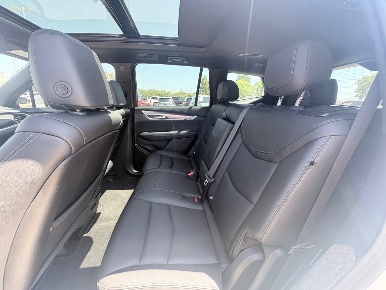 Used 2025 Cadillac XT6 Luxury FWD image 7