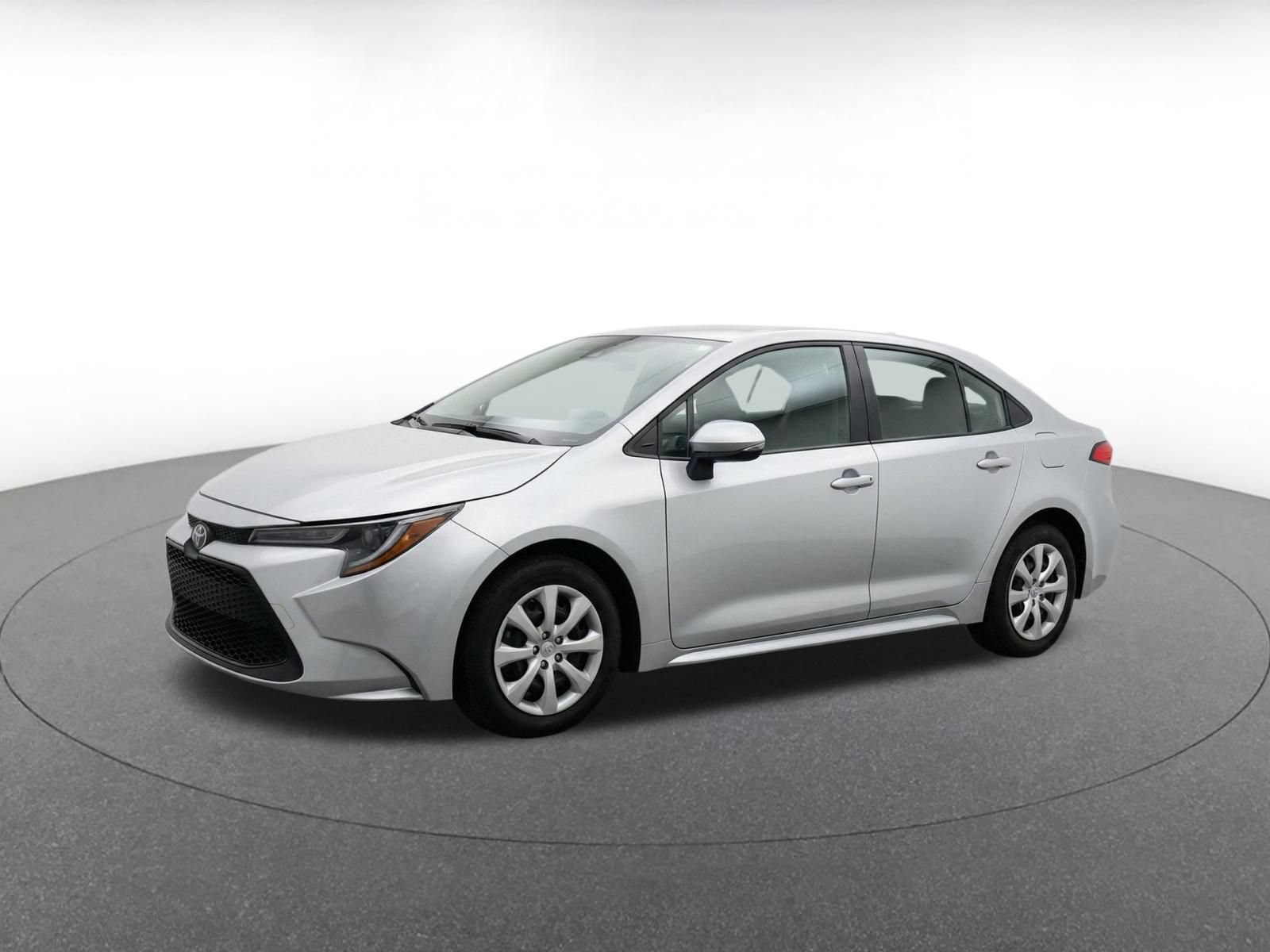 Used 2025 Toyota Corolla LE FWD image 3