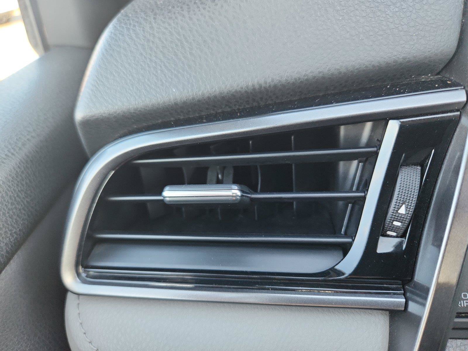Used 2019 Toyota Camry SE FWD image 36