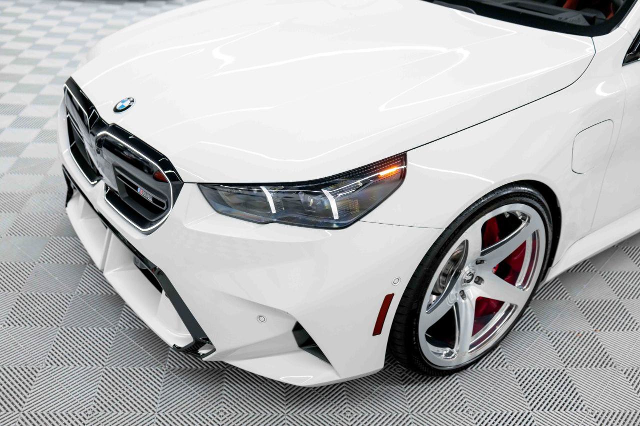 Used 2025 BMW M5 w/ Carbon Package AWD/4WD image 11