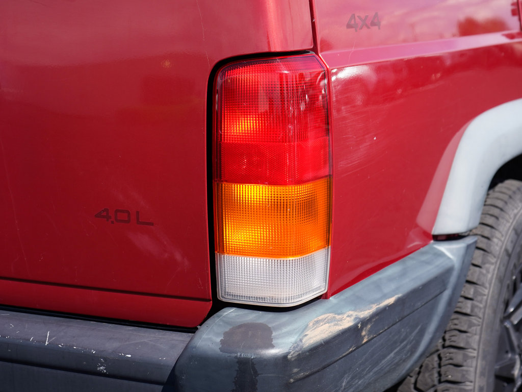 Used 1998 Jeep Cherokee Classic AWD/4WD image 10