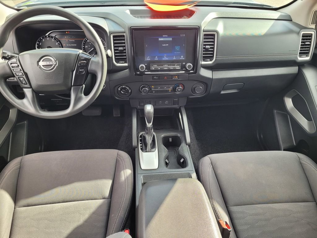 Used 2023 Nissan Frontier SV image 9